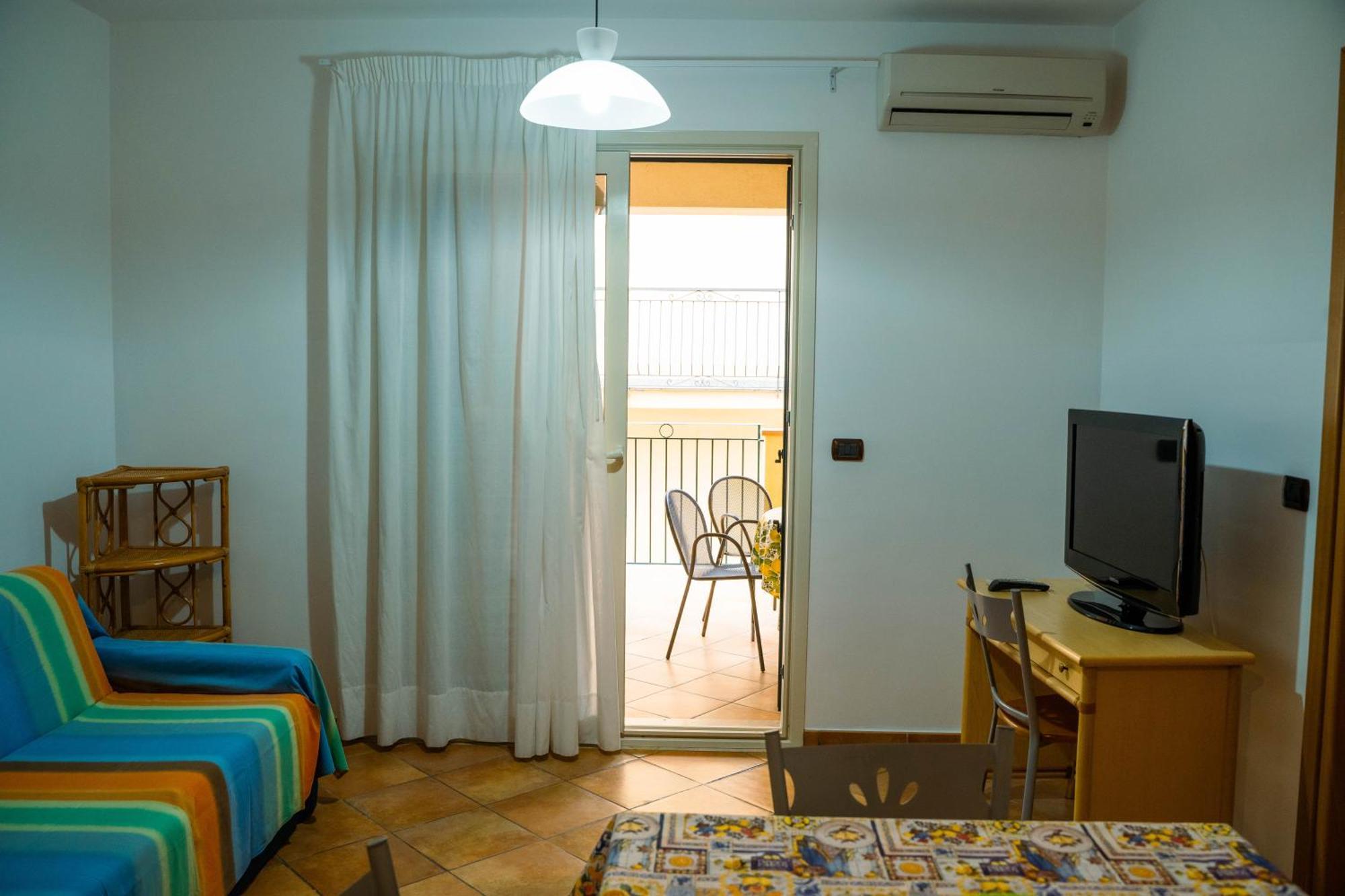 เรซิเดนเช เล ตาร์ตารูเก Aparthotel เลโตยานนี ภายนอก รูปภาพ
